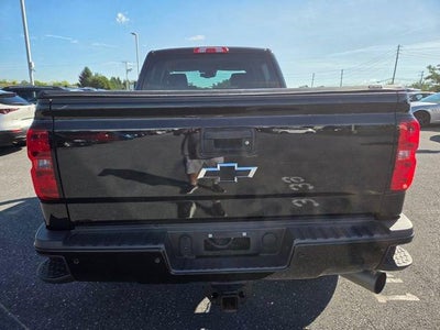 2015 Chevrolet Silverado 2500HD Built After Aug 14 Crew Cab Standard Box 4-Wheel Drive High Country