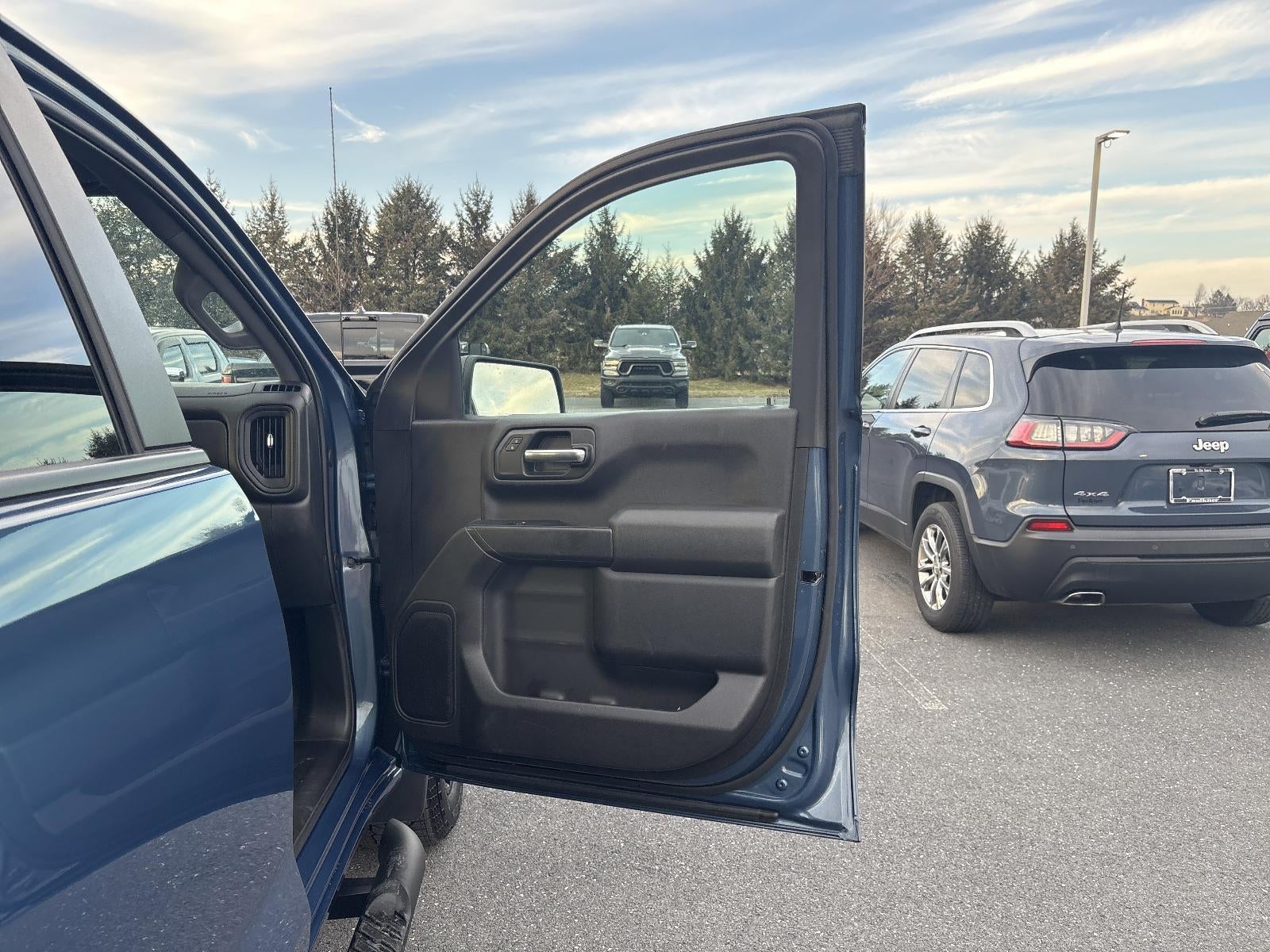 2024 Chevrolet Silverado 1500 Crew Cab Short Box 4-Wheel Drive Custom