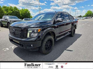 2019 Nissan Titan 4x4 Crew Cab SL