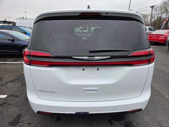 2025 Chrysler Pacifica Select FWD