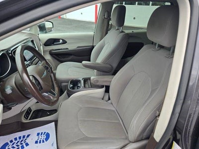 2021 Chrysler Pacifica Hybrid Touring FWD