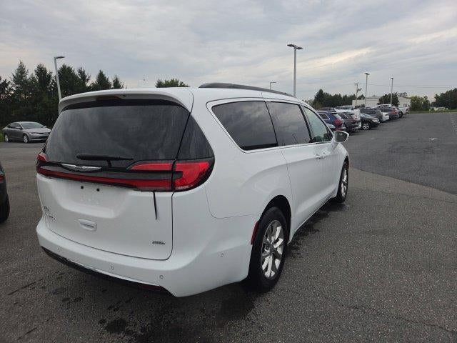 2022 Chrysler Pacifica Touring L AWD