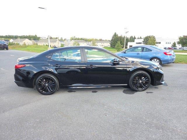 2025 Toyota Camry SE (SE)