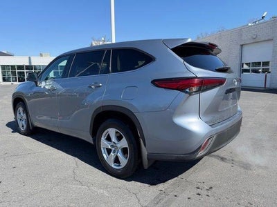 2021 Toyota Highlander LE AWD (SE)