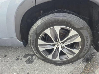 2021 Toyota Highlander XLE AWD (Natl)