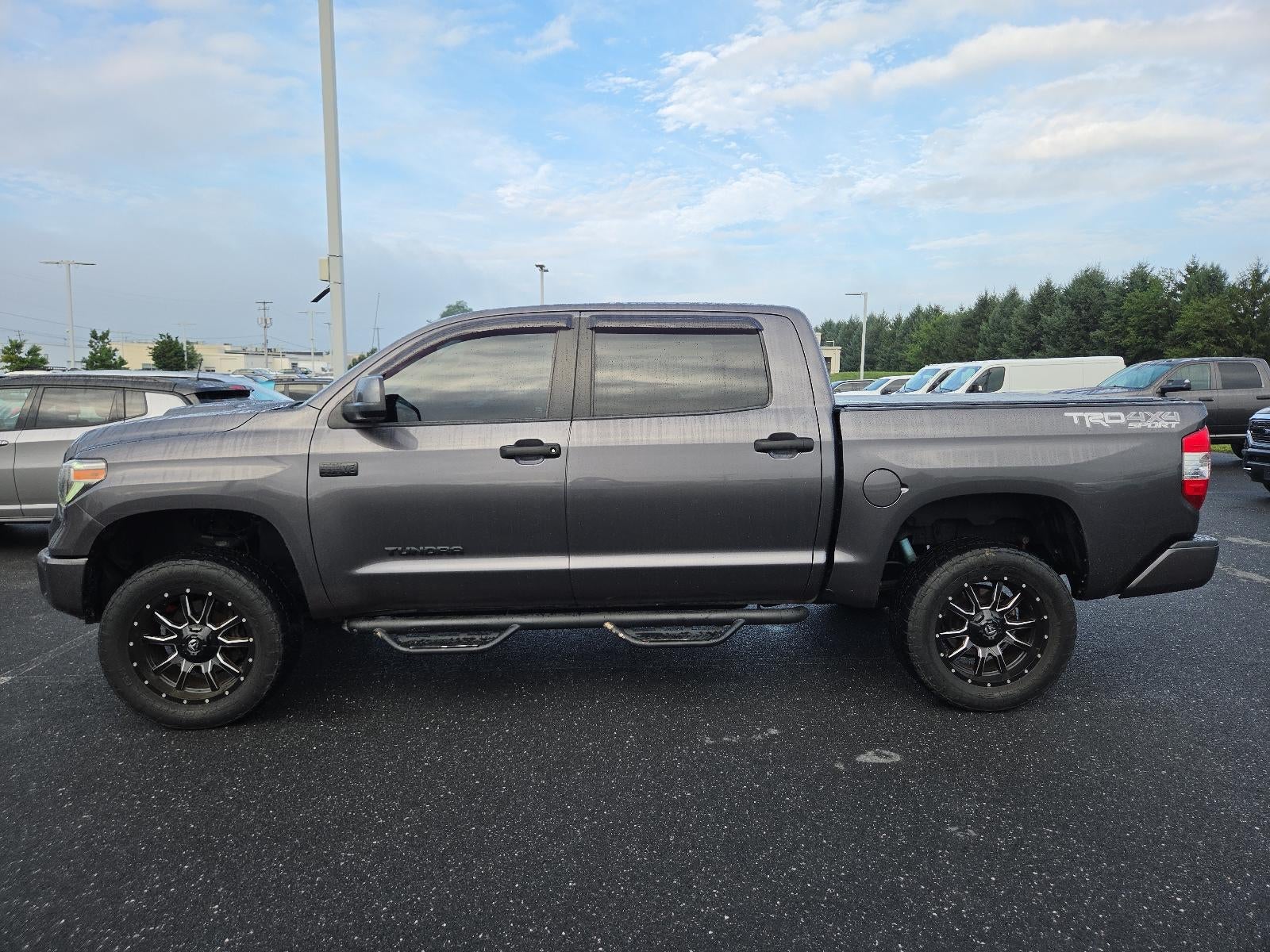 2018 Toyota Tundra 4WD 4WD SR5 CrewMax 5.5' Bed 5.7L (SE)