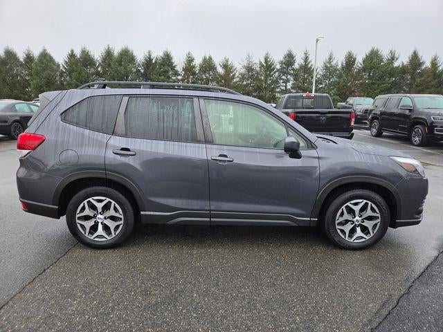 2023 Subaru Forester Premium CVT