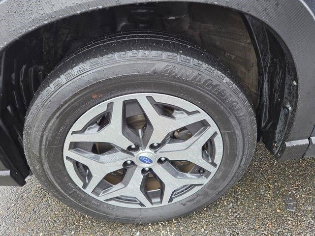 2023 Subaru Forester Premium CVT