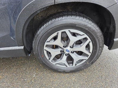 2023 Subaru Forester Premium CVT