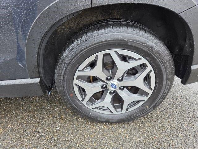 2023 Subaru Forester Premium CVT