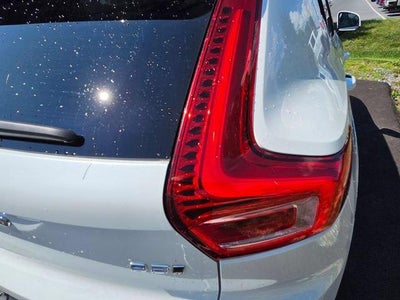 2024 Volvo XC40 B5 AWD Plus Bright Theme