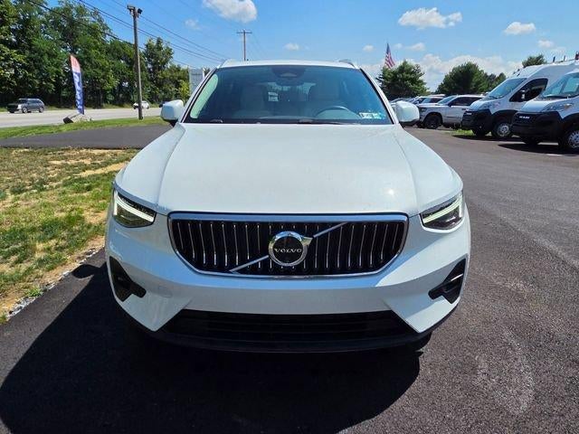 2024 Volvo XC40 B5 AWD Plus Bright Theme
