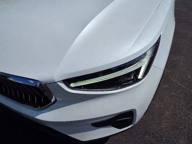2024 Volvo XC40 B5 AWD Plus Bright Theme