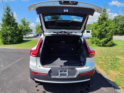 2024 Volvo XC40 B5 AWD Plus Bright Theme