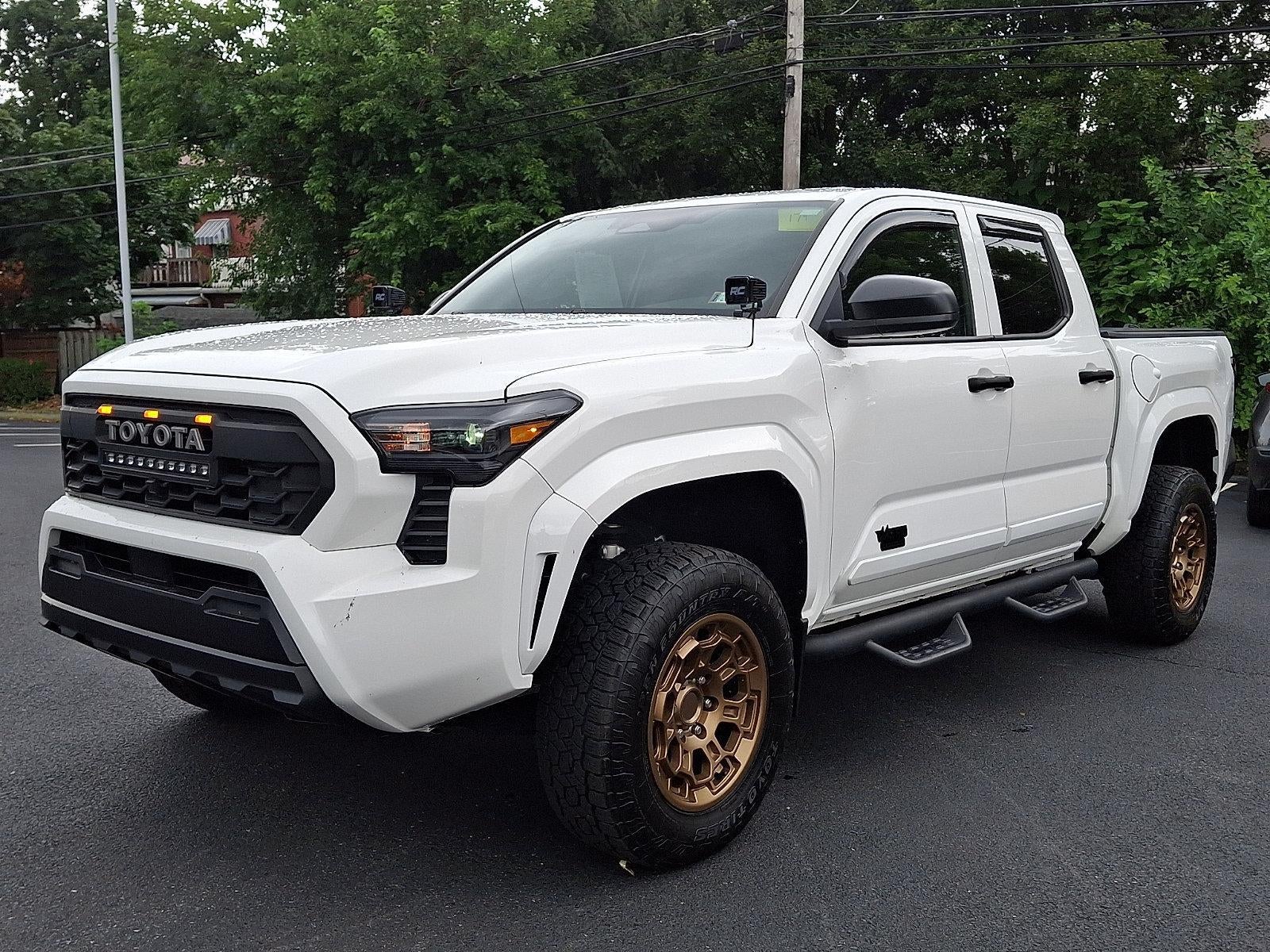 2024 Toyota Tacoma 2WD 2WD SR Double Cab 5' Bed AT (Natl)