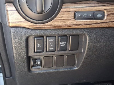 2017 Nissan Titan 4x4 Crew Cab SL