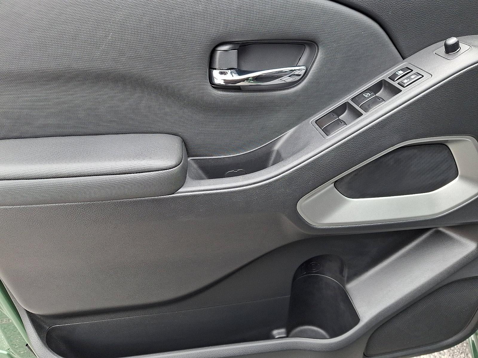 2022 Nissan Frontier Crew Cab 4x4 SV Auto