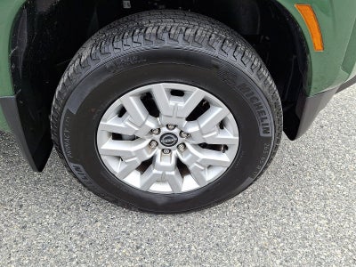 2022 Nissan Frontier Crew Cab 4x4 SV Auto