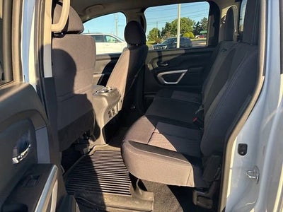 2024 Nissan TITAN Crew Cab SV 4x4