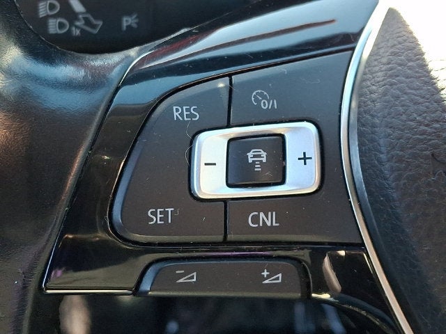 2016 Volkswagen Passat 1.8T SE
