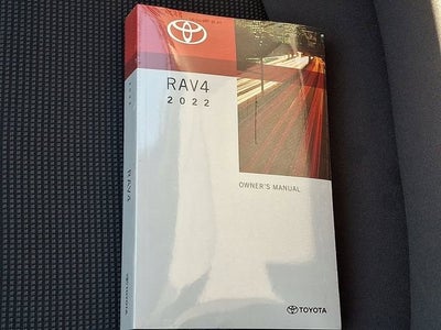 2022 Toyota RAV4 LE