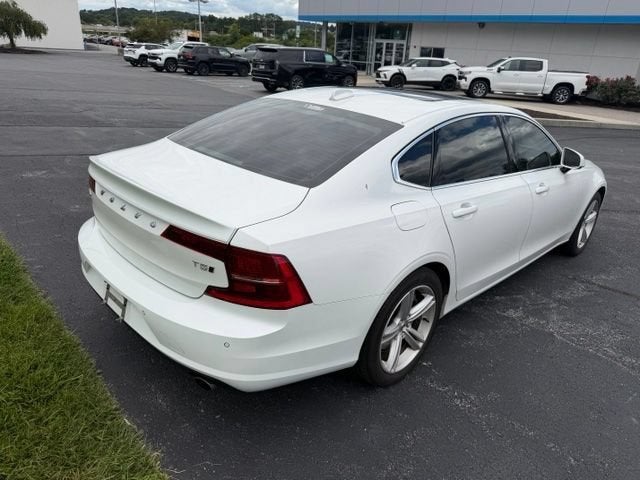 2018 Volvo S90 T5 Momentum