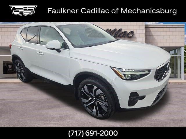 2024 Volvo XC40 Plus Bright Theme