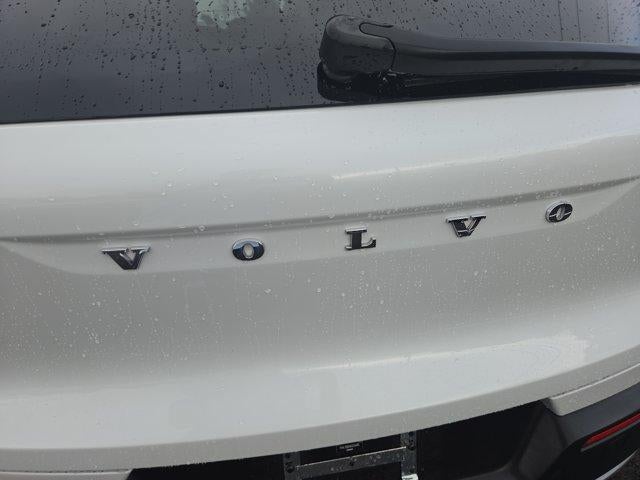 2024 Volvo XC40 Plus Bright Theme