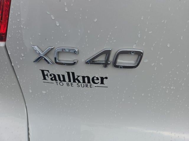 2024 Volvo XC40 Plus Bright Theme