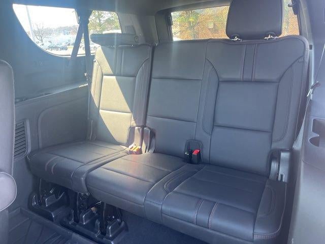 2022 Chevrolet Suburban 4WD RST