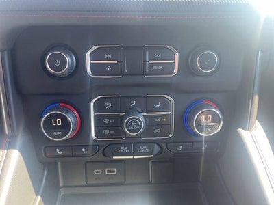 2022 Chevrolet Suburban 4WD RST