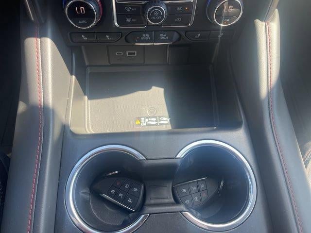 2022 Chevrolet Suburban 4WD RST