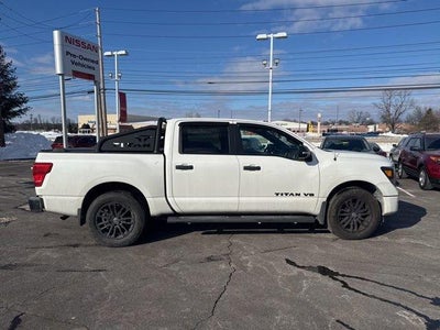 2018 Nissan Titan 4x4 Crew Cab SV