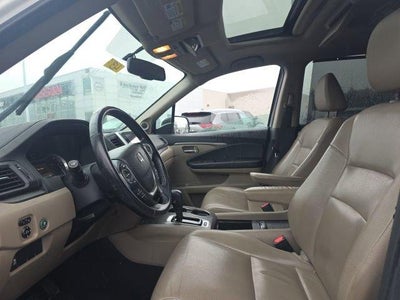 2016 Honda Pilot AWD EX-L with DVD Rear Entertainment System
