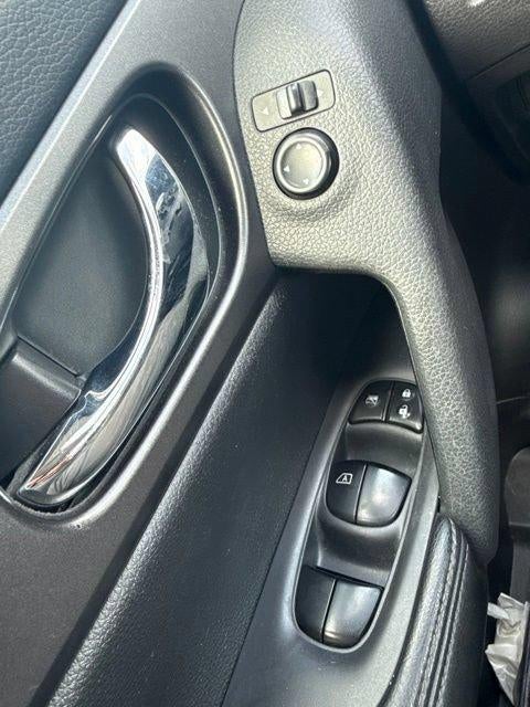 2016 Nissan Rogue AWD 4dr SV