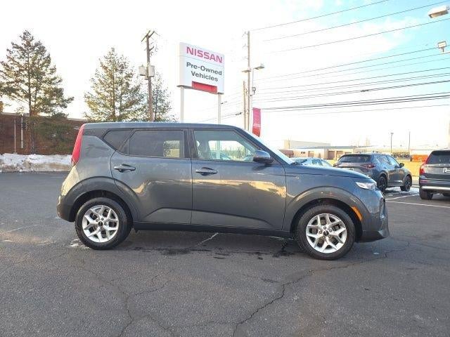 2022 Kia Soul LX IVT