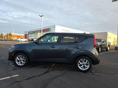 2022 Kia Soul LX IVT