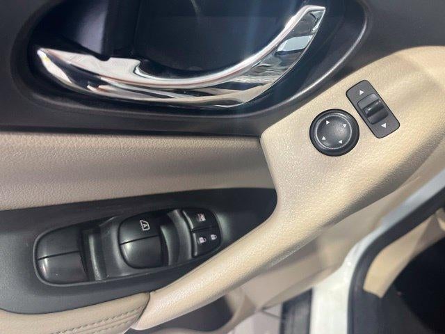 2016 Nissan Rogue AWD 4dr SV