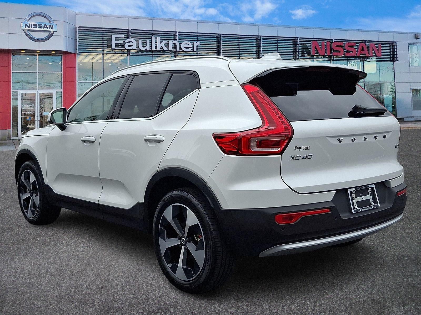 2025 Volvo XC40 B5 AWD Core Bright Theme