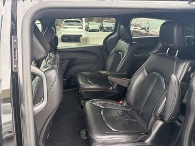 2022 Chrysler Pacifica Hybrid Touring L