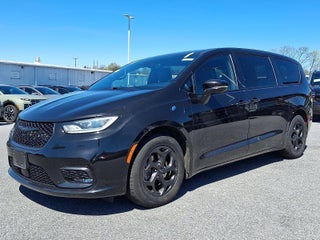 2022 Chrysler Pacifica Hybrid Touring L