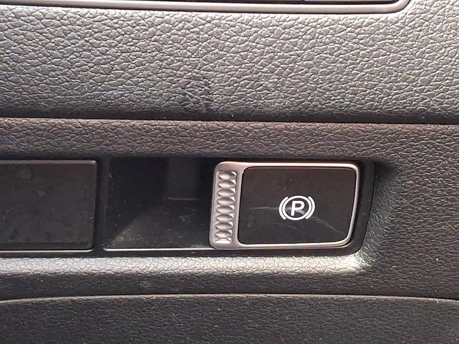 2022 Hyundai SANTA FE SE