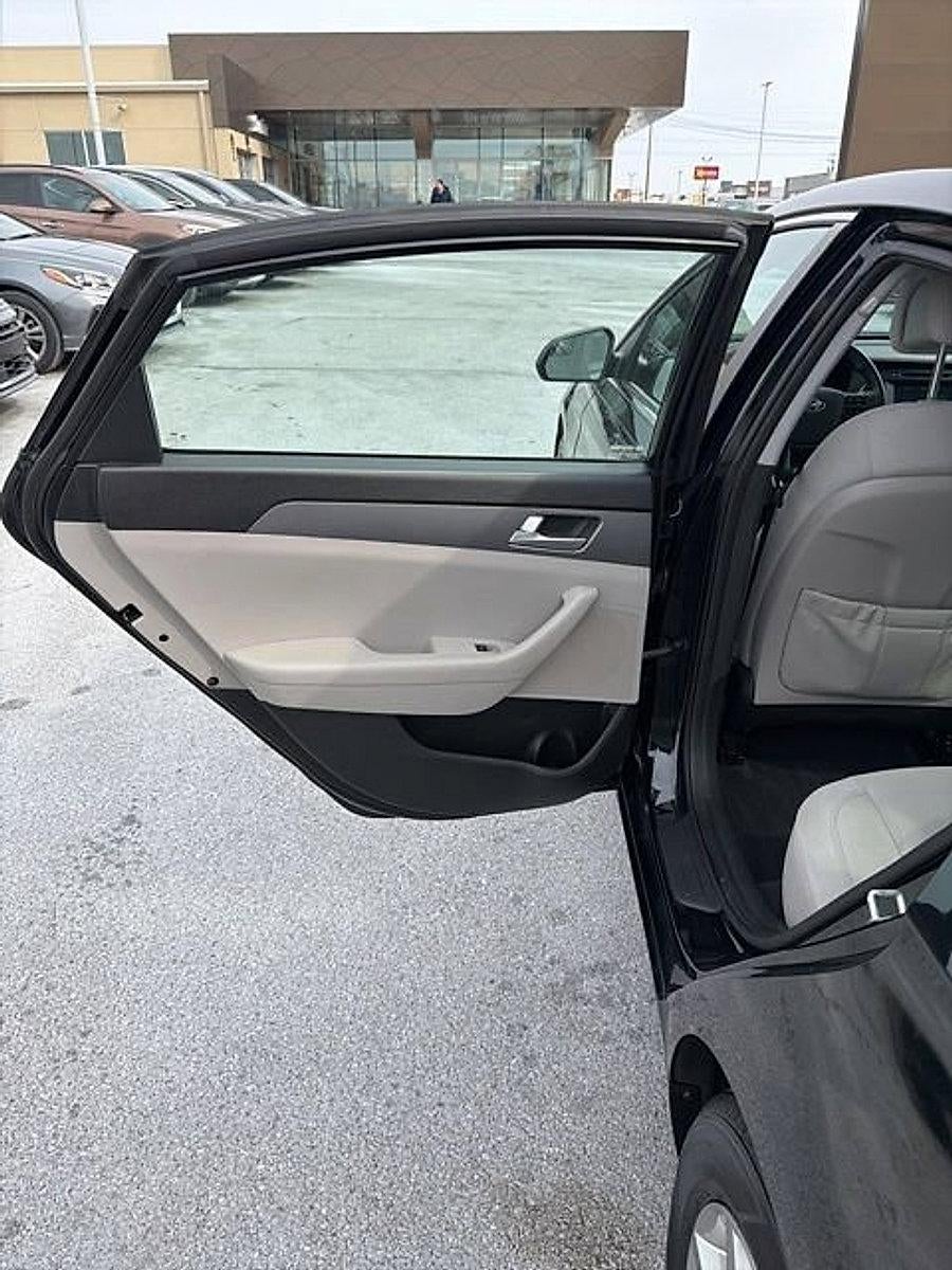 2016 Hyundai SONATA 2.4L SE