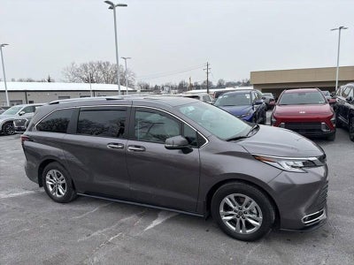 2023 Toyota Sienna Limited