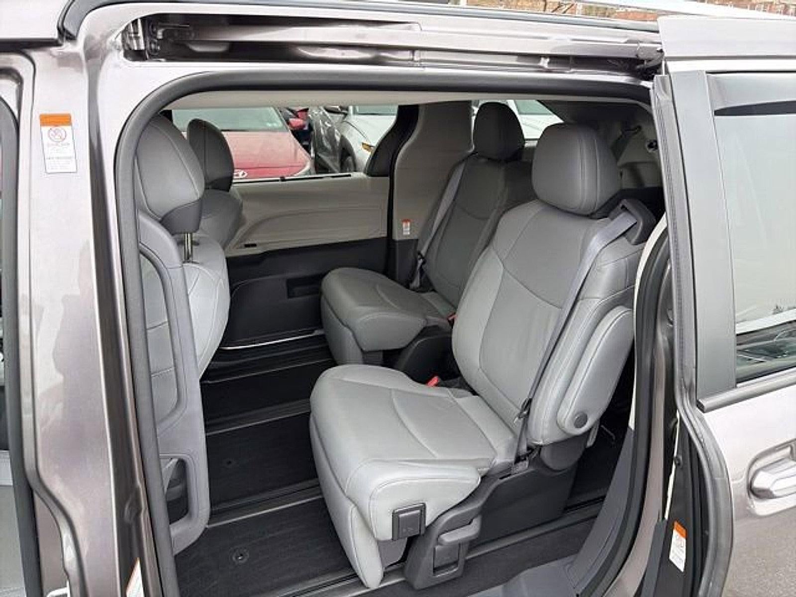 2023 Toyota Sienna Limited