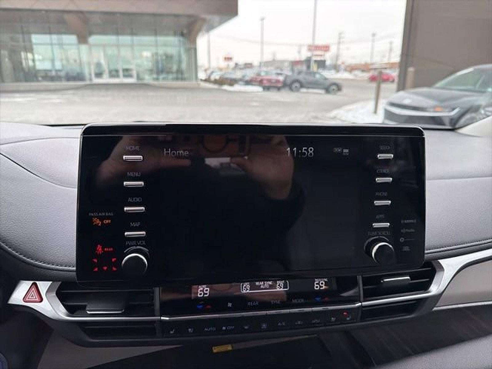 2023 Toyota Sienna Limited