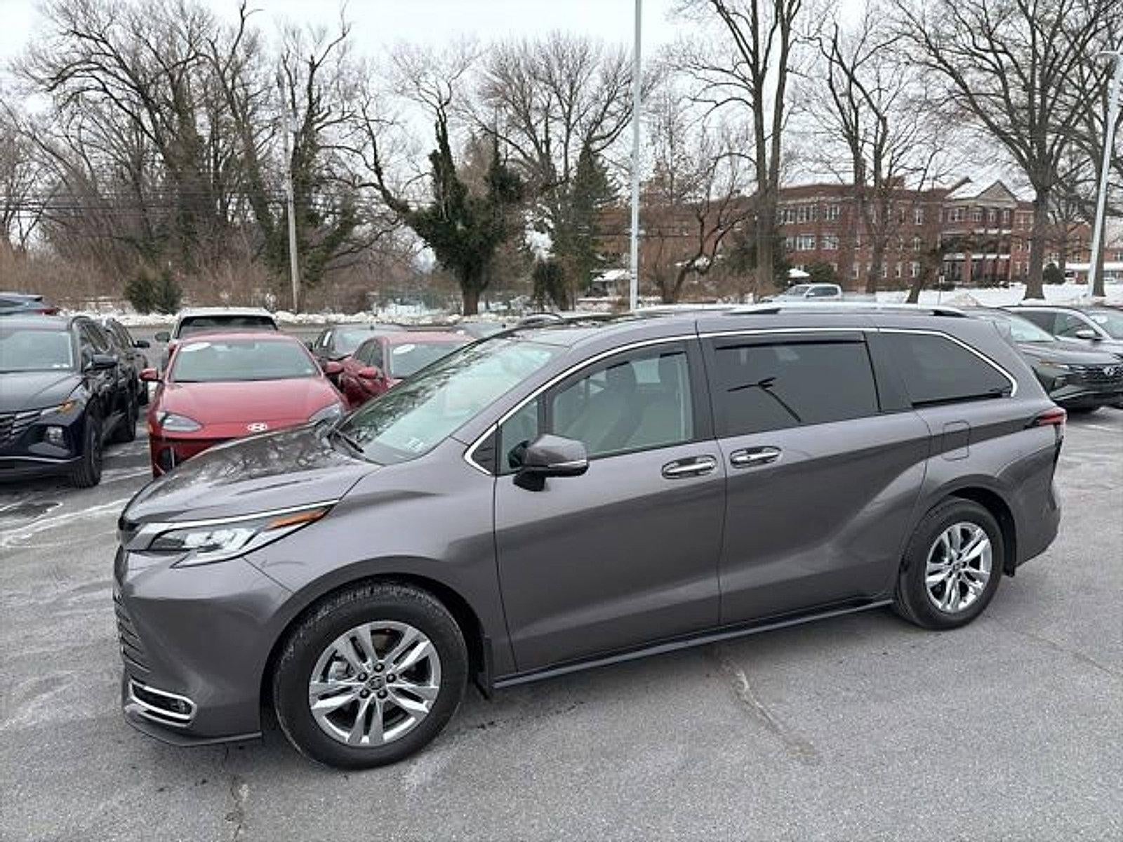 2023 Toyota Sienna Limited