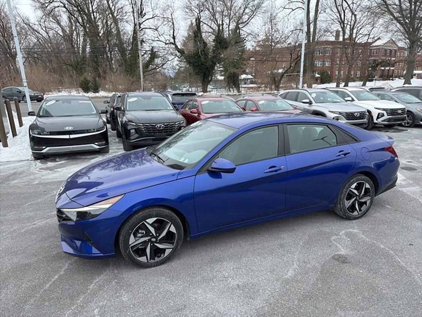 2023 Hyundai ELANTRA SEL