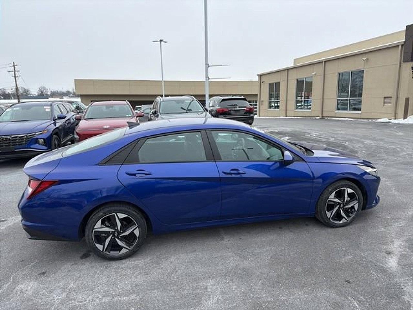 2023 Hyundai ELANTRA SEL